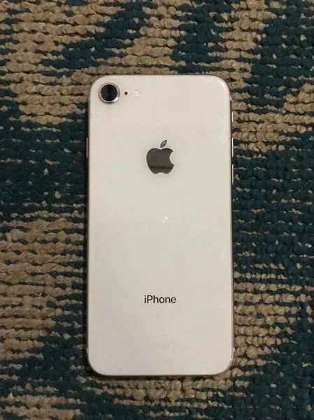 iPhone 8 - Smartphone élégant