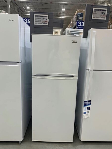 Double door refrigerator