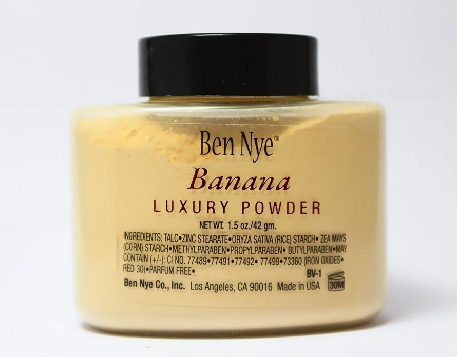 BANANA LUXURY FACE POWDER BRAND NEW SEALED POUDRE de LUXE.1.