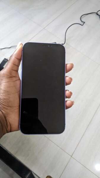 iPhone 12..64gb for sale weak battery