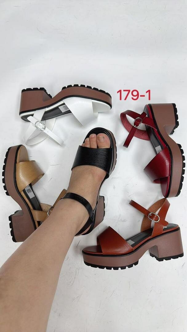 Sandales à talons blocs tendance