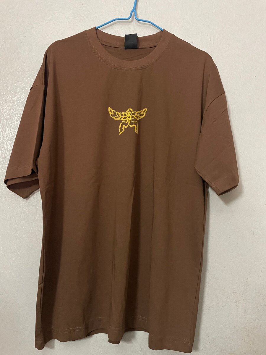 T-shirt marron motif abeille