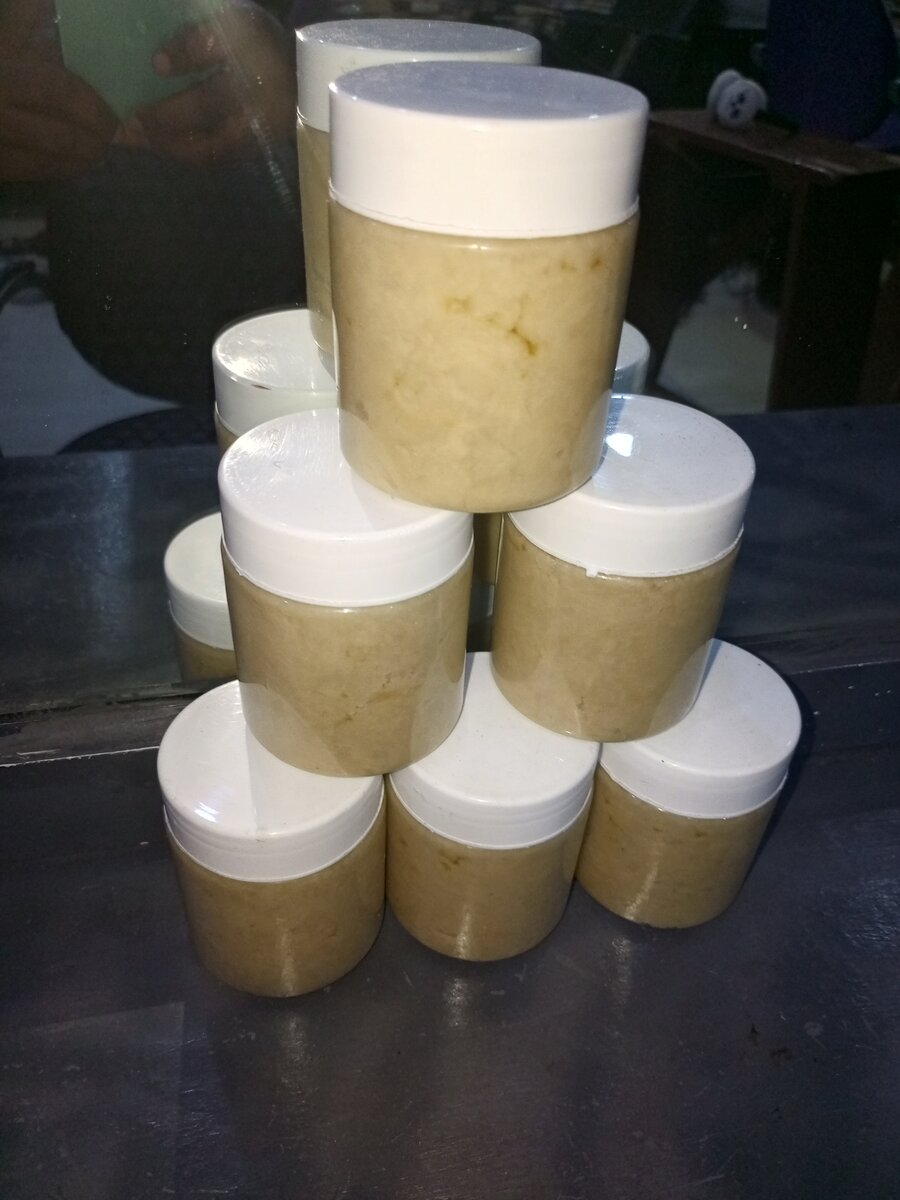 Organic raw Shea butter for skin and hair. 25 cedis each