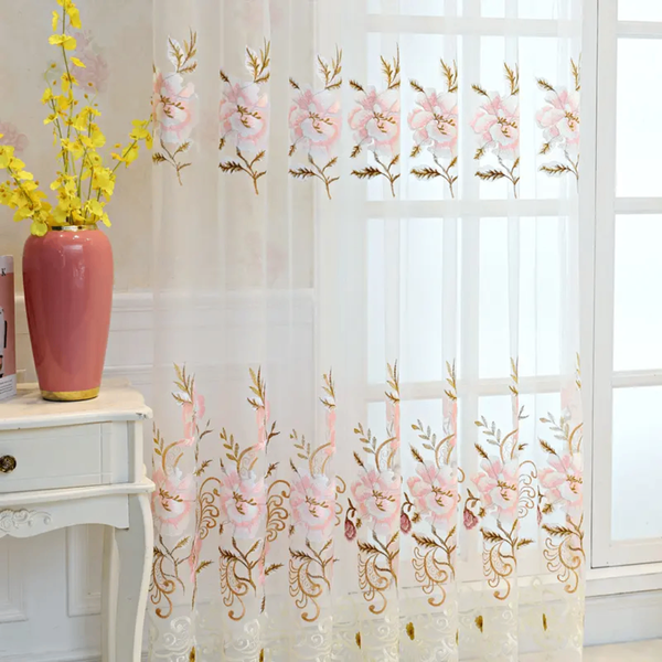 Voilage brodé floral élégant