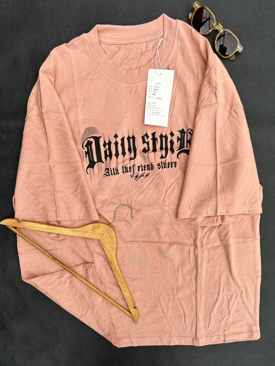 T-shirt casual graphique