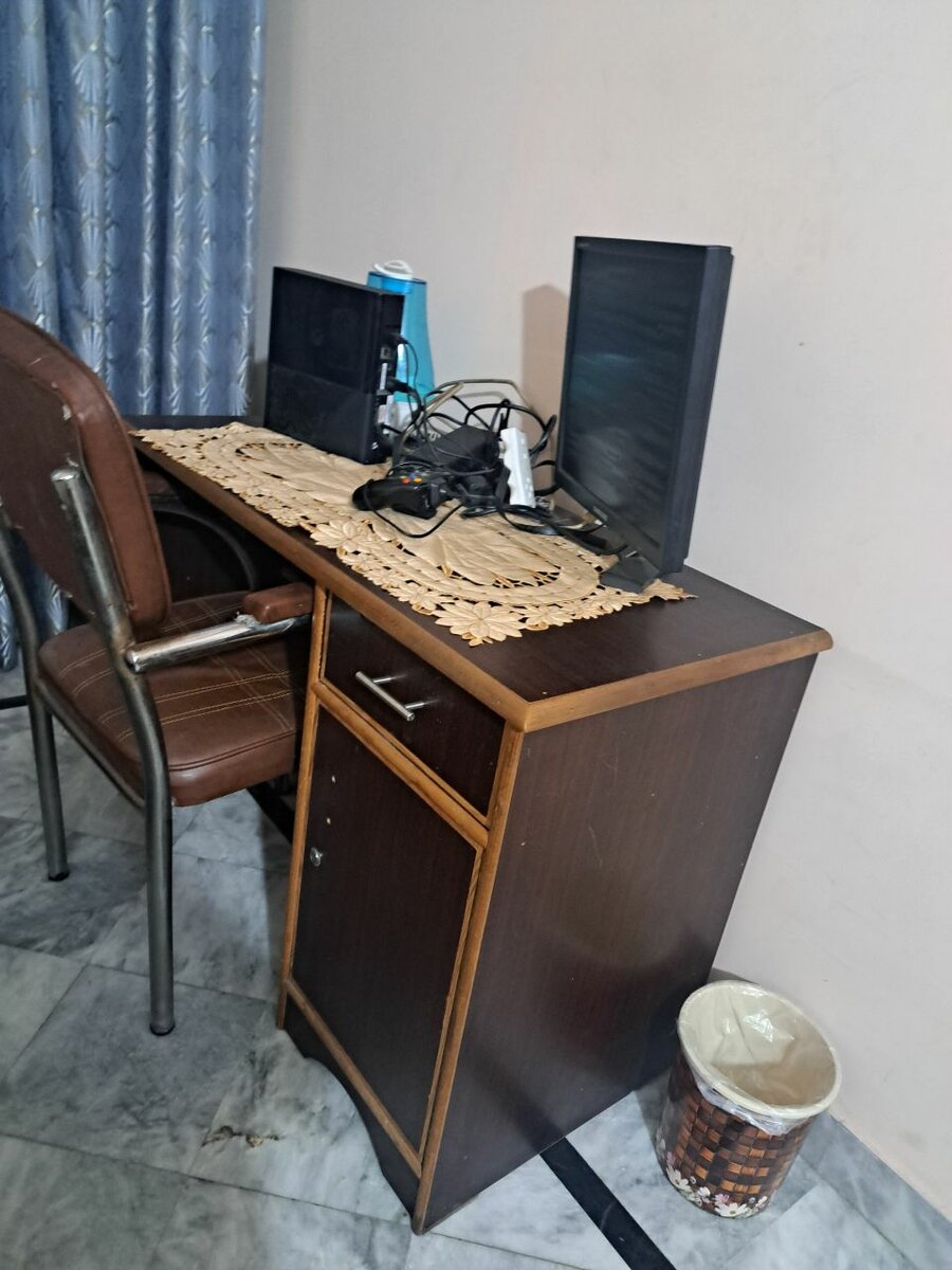 Big size study table