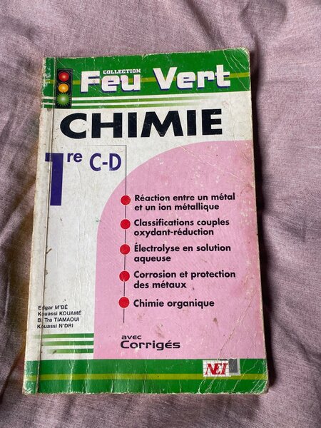 Manuels scolaires de physique et chimie