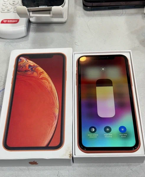 iPhone XR 64GB Corail - Neuf