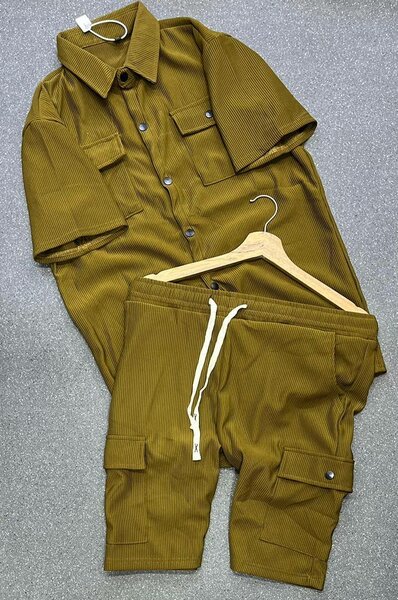 Ensemble chemise et short kaki