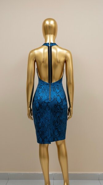 Robe moulante bleue design python