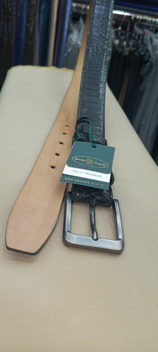 Ceinture en cuir crocodile élégante