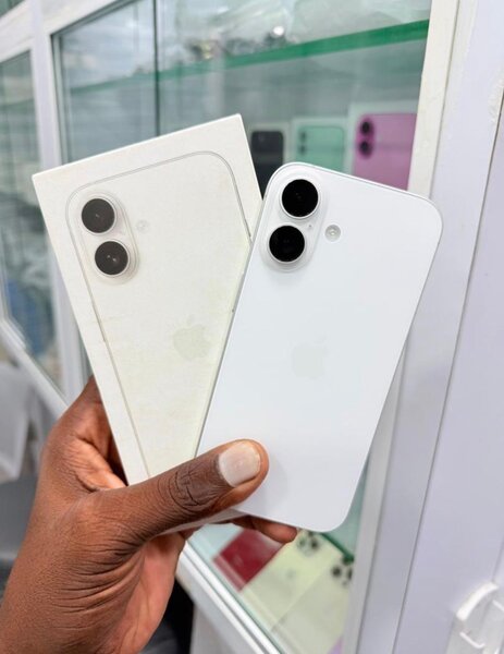 iPhone 16 128go en parfait éta