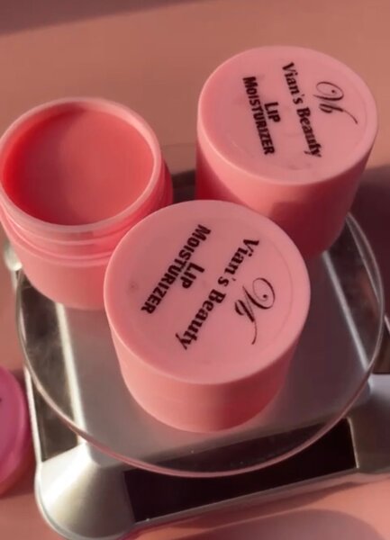 Hydrating lip gloss/mosturizer etc