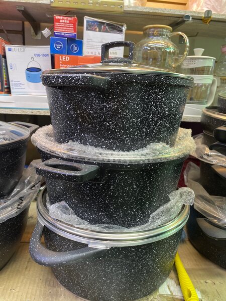 Антипригарная кастрюля