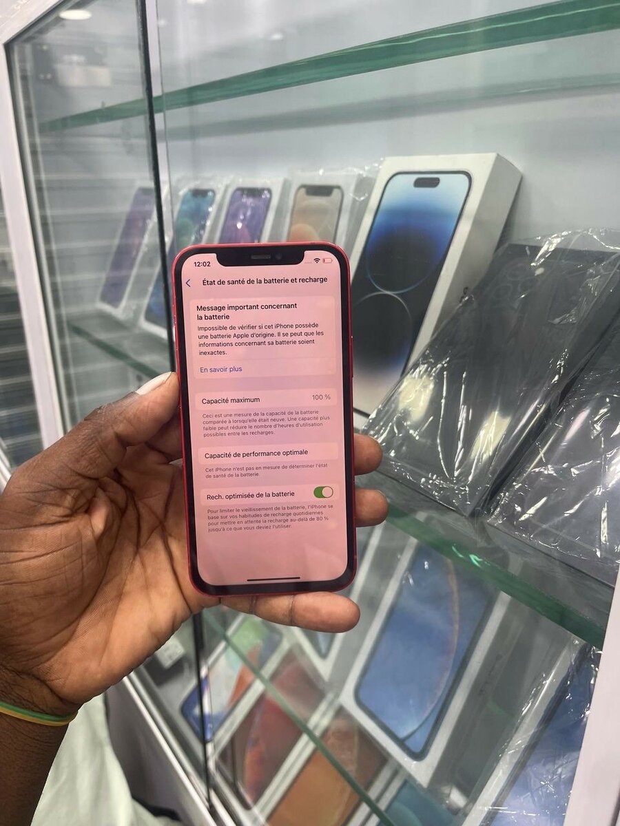 iPhone rouge 128Go débloqué