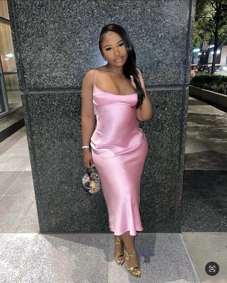 Robe en satin élégante
