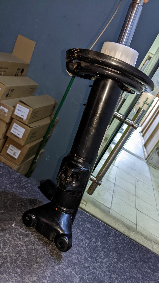 Electric  Air Shocks Absobers For Mercedes C300 4Matic S204