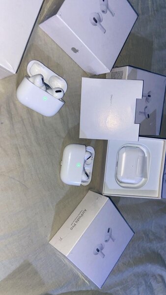 Écouteurs sans fil blancs