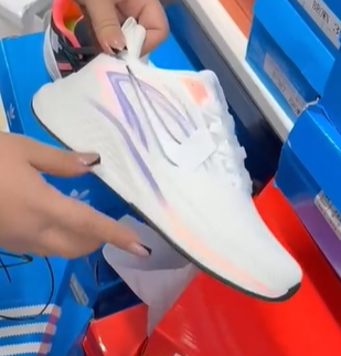 кроссовки женские