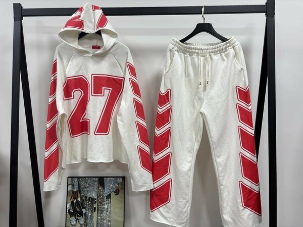 Tenue de sport numéro 27