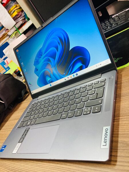 Ordi Lenovo i5 12th gén 16/500