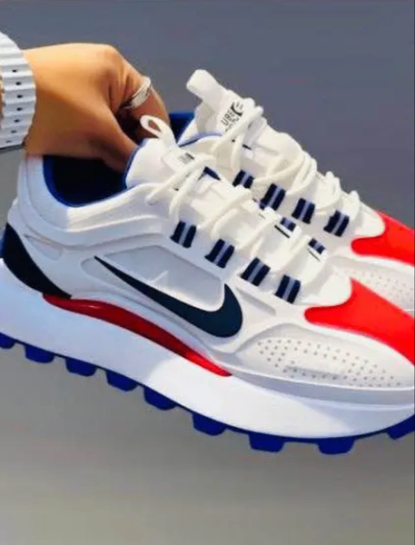 Chaussures de sport Nike colorées