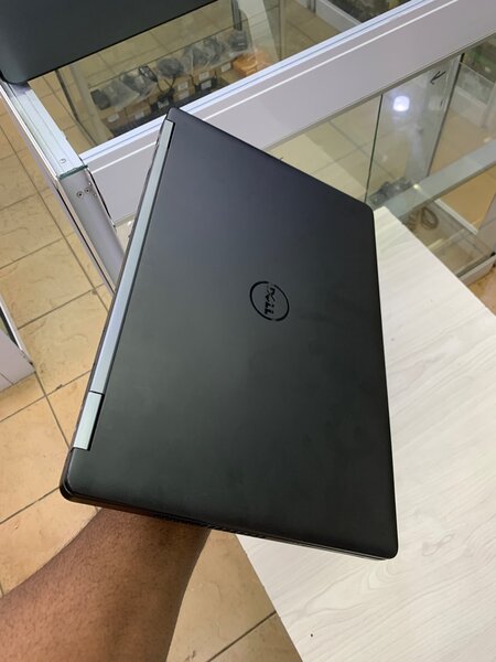 Dell latitude E5570