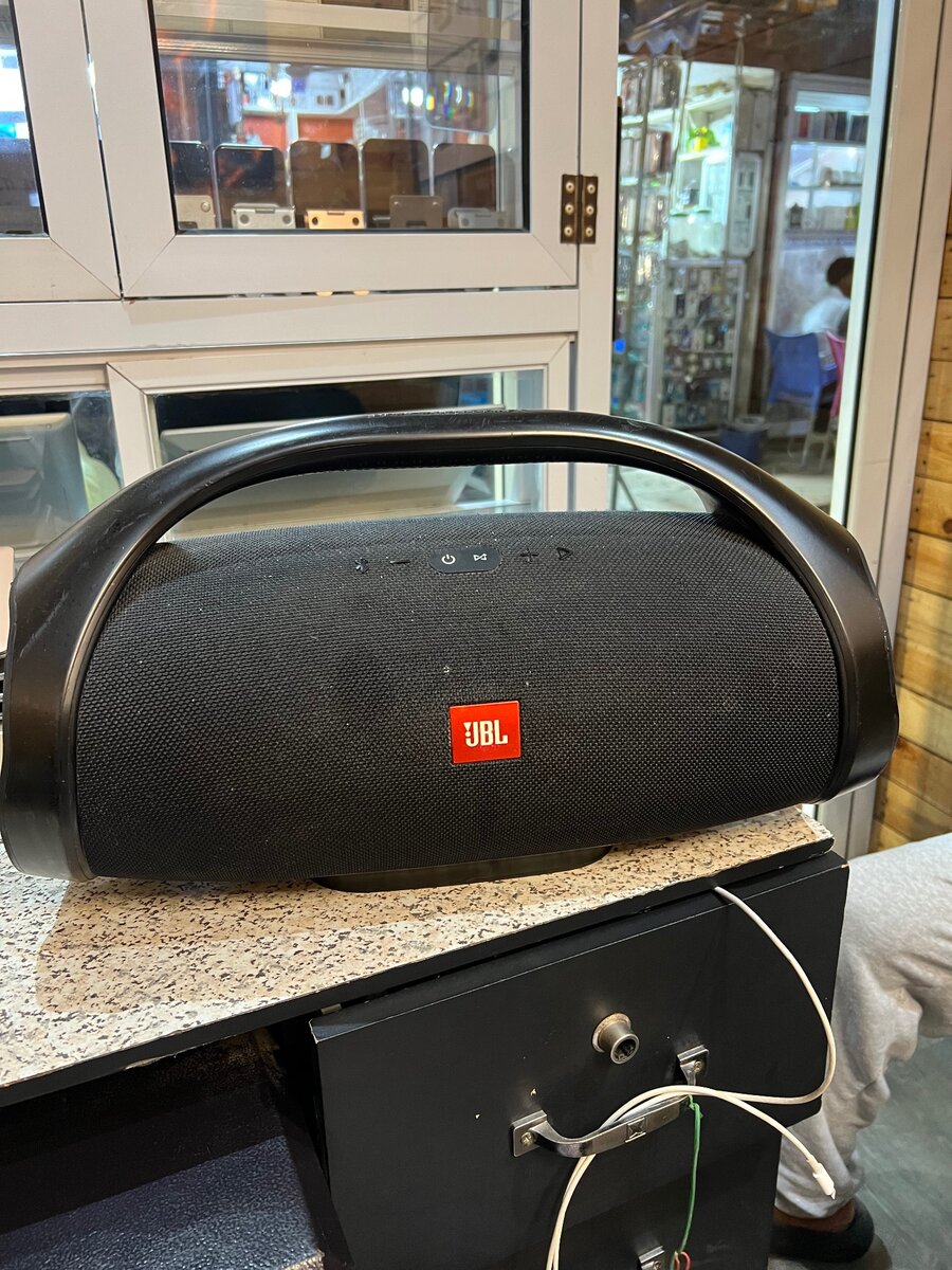 JBL BOOMBOX