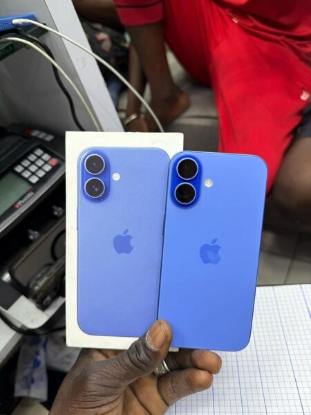 iPhone 16 simple 128giga avec le carton