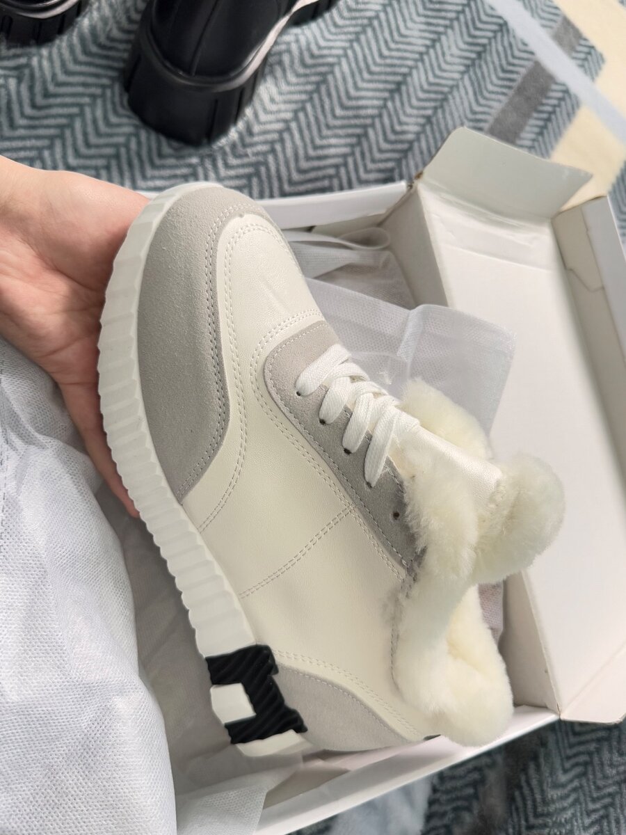 Утепленные кроссовки