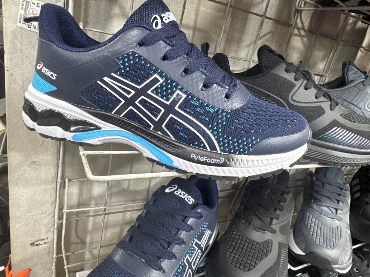 Кроссовки Oasics