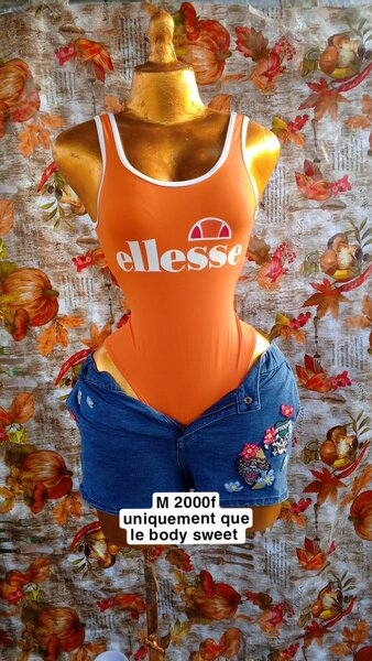 Body femme élégant et tendance