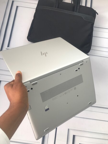 Hp EliteBook 840 G5 core i5 8th Gen 256/8gb