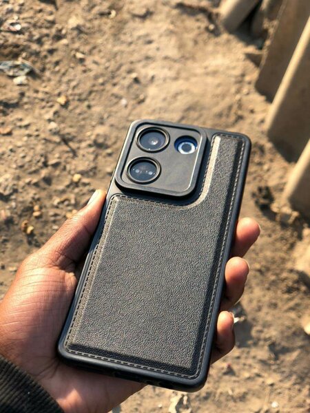 Techno camon 20 first class