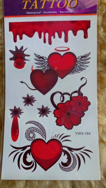 Tatouage autocollant
