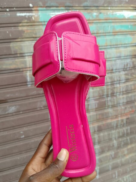 Sandales roses pour femmes