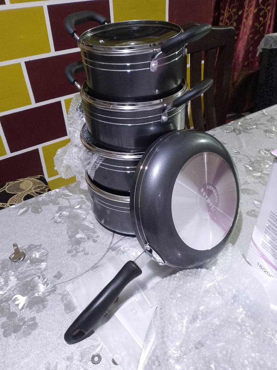 Batterie de cuisine antiadhésive