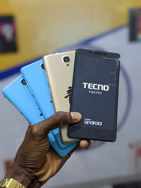 TECNO Z5 (QUASI NEUF )