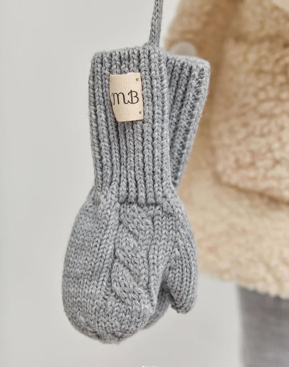 теплые рукавички с пальчиком на холодный период 