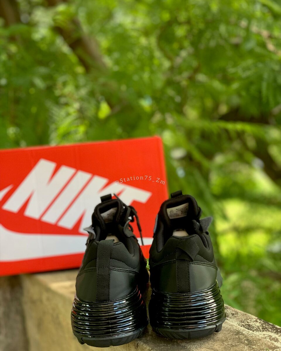 Triple Black Airmax 2090