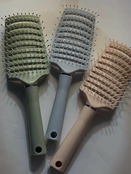 Brosse à cheveux ventilée