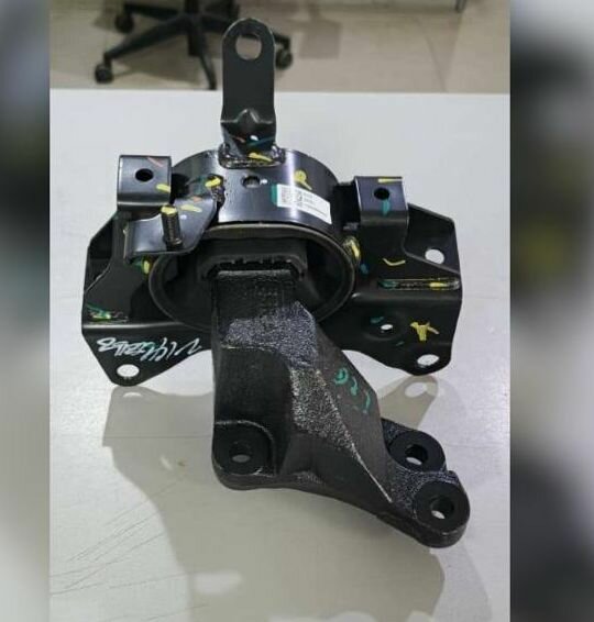 Support moteur gauche dzire