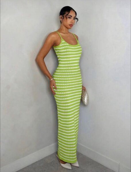 Robe longue rayée élégante