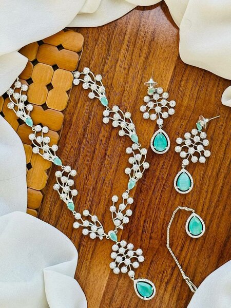 Ladies wedding set Necklace and earrings