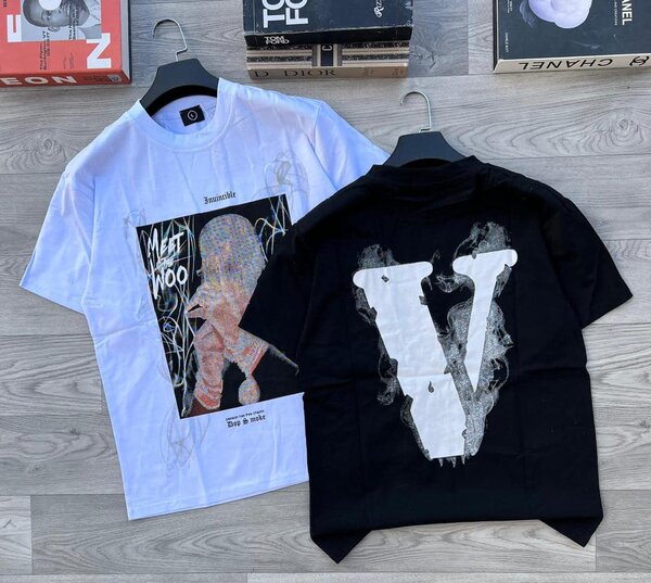 Stylish men's T-shirt with print