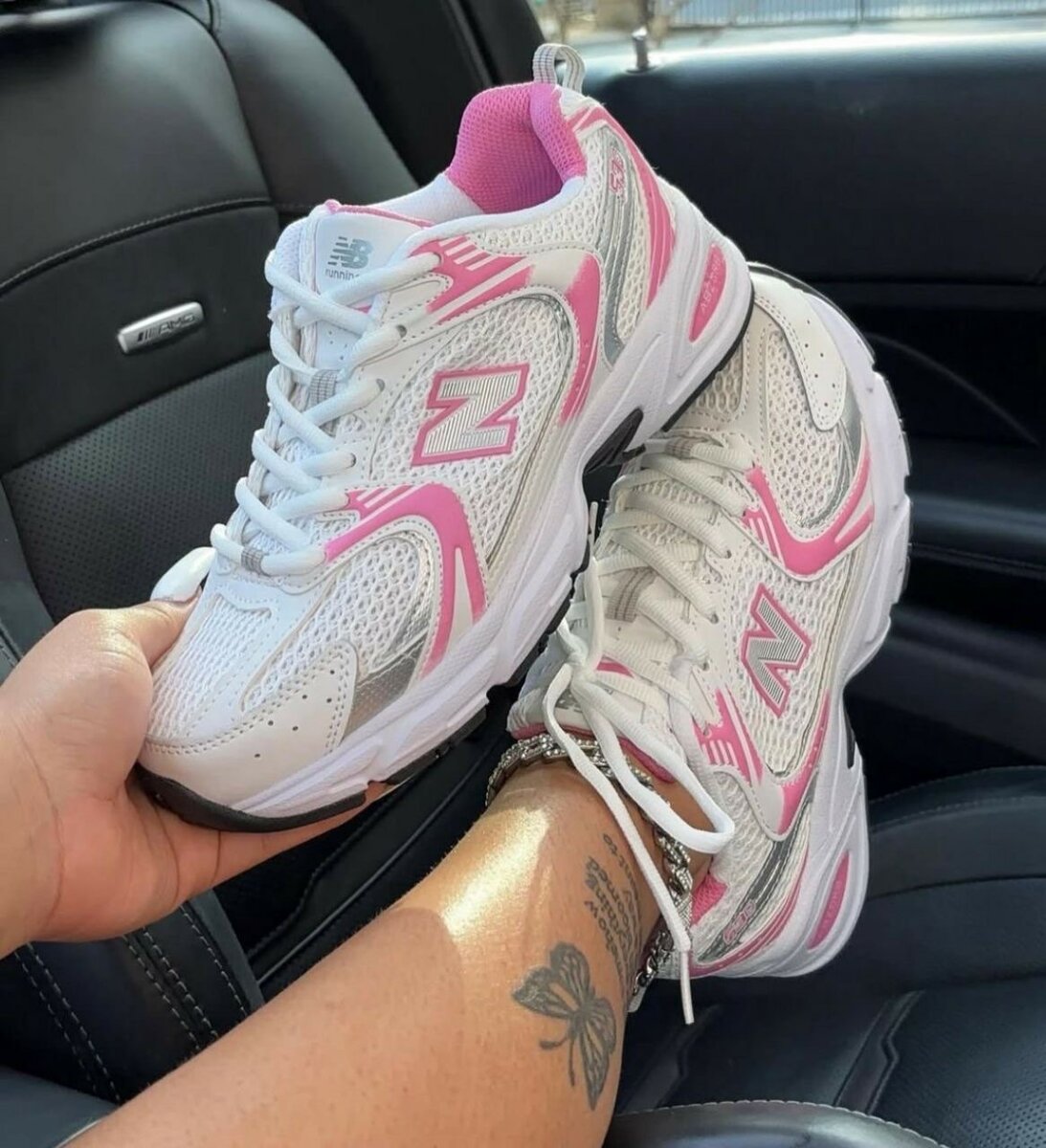 Baskets blanches et roses