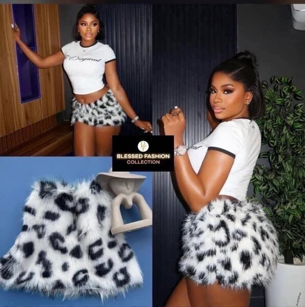 Mini-jupe à fourrure léopard