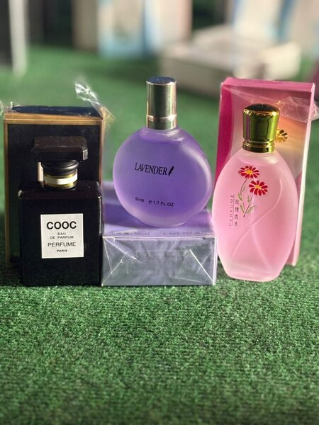 Lot de parfums variés