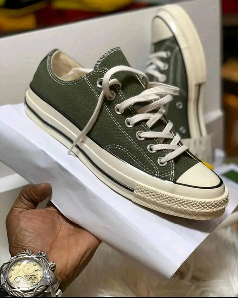 Sneakers dark green