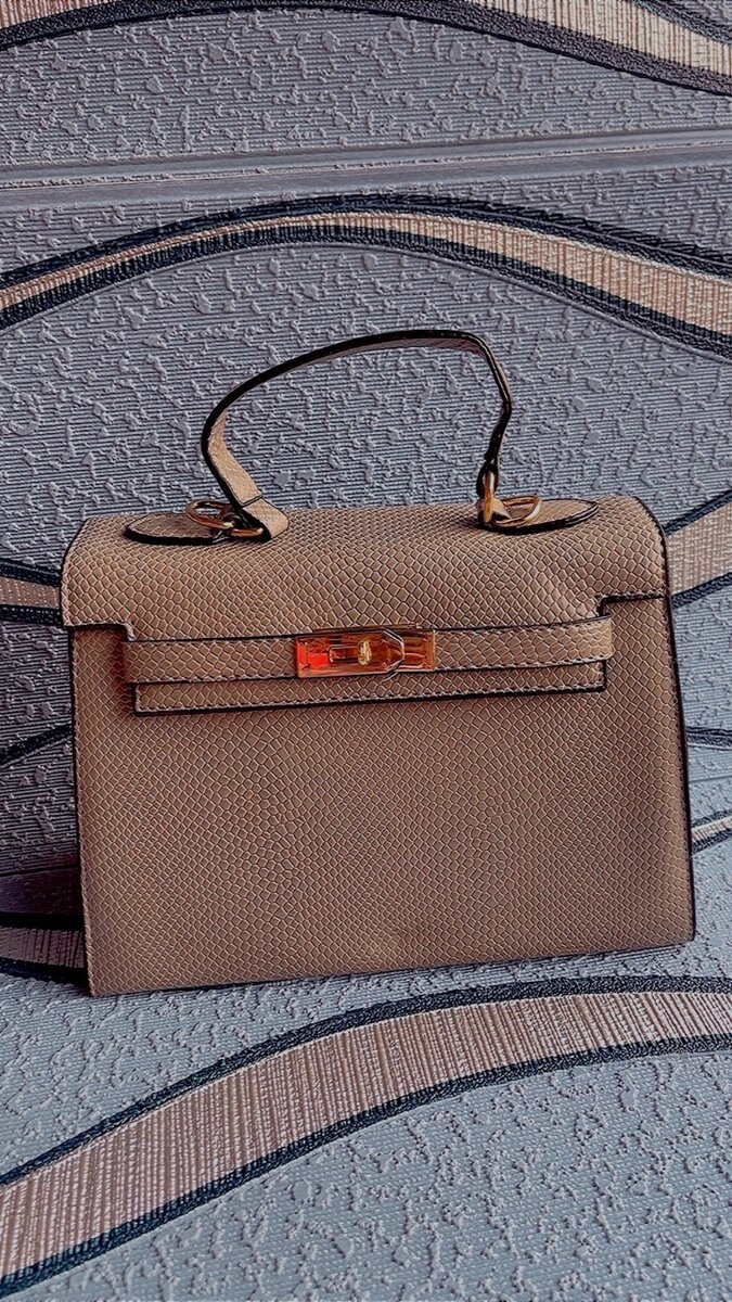 Ladies handbag for work